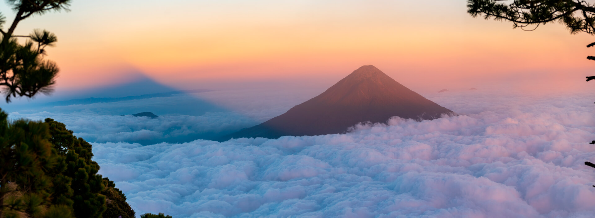Cadena volc&aacute;nica de Guatemala, vista a&eacute;rea