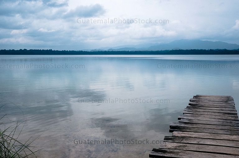 Muelle en Laguna de Lachuá