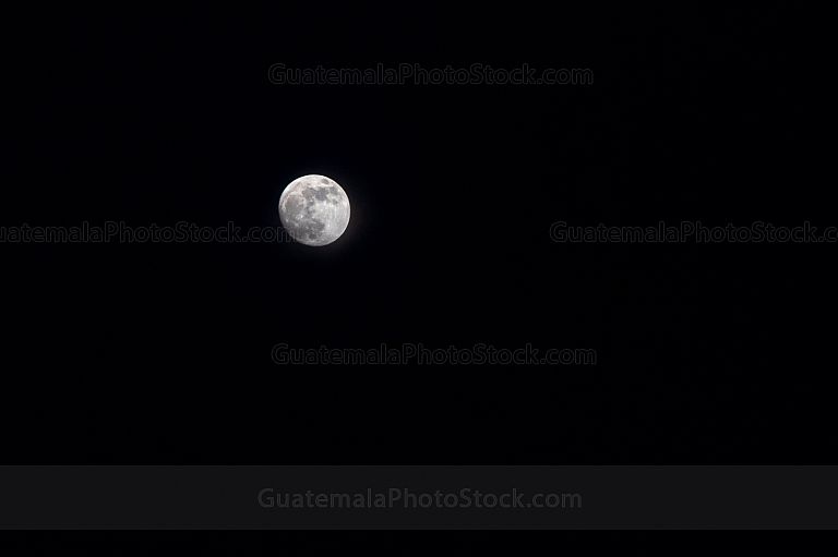 Luna creciente al 96 porciento