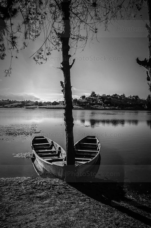Laguna de Lemoa en Blanco y Negro