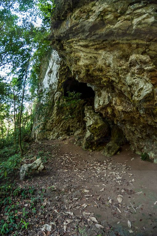 Ingreso a la cueva de El Jaguar