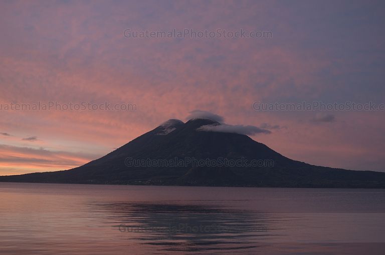 Amanecer en Atitlán