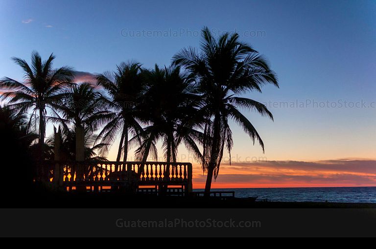 Amanecer en la playa de Monterrico, Santa Rosa