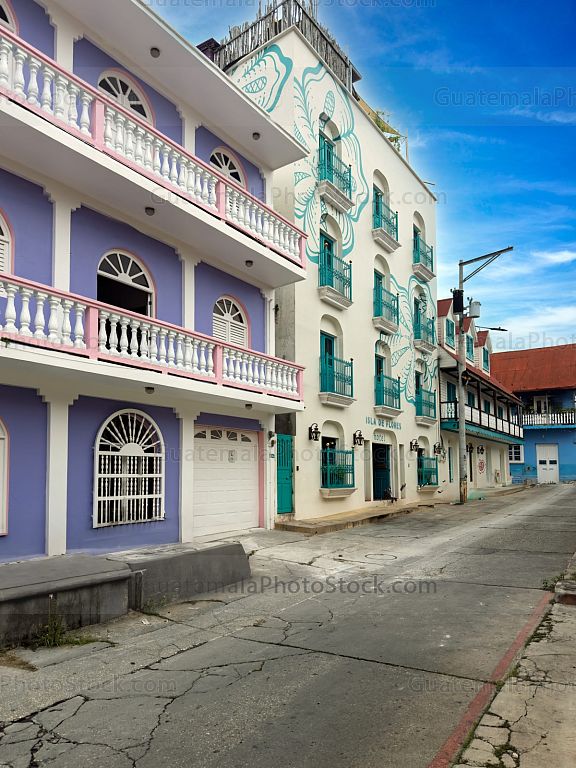 Calle de hoteles en la Isla de flores