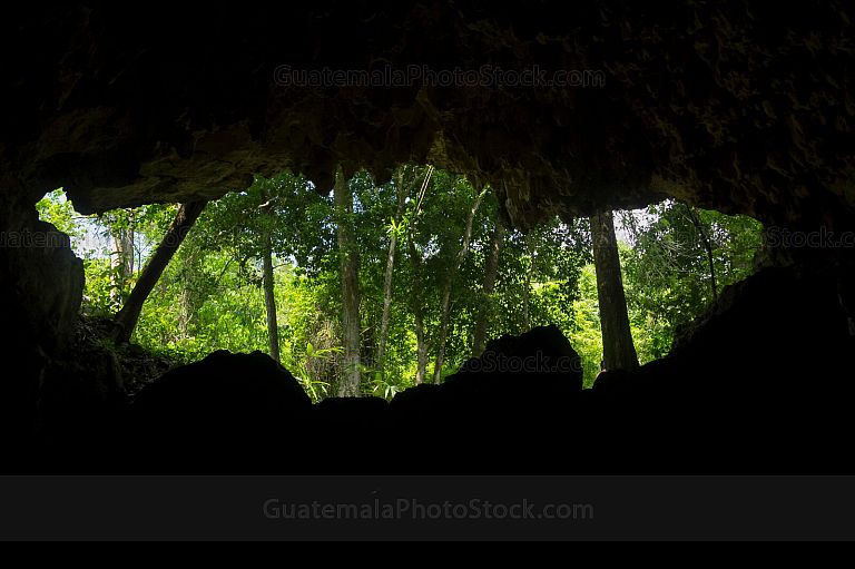 Entrada a la cueva del Sapo