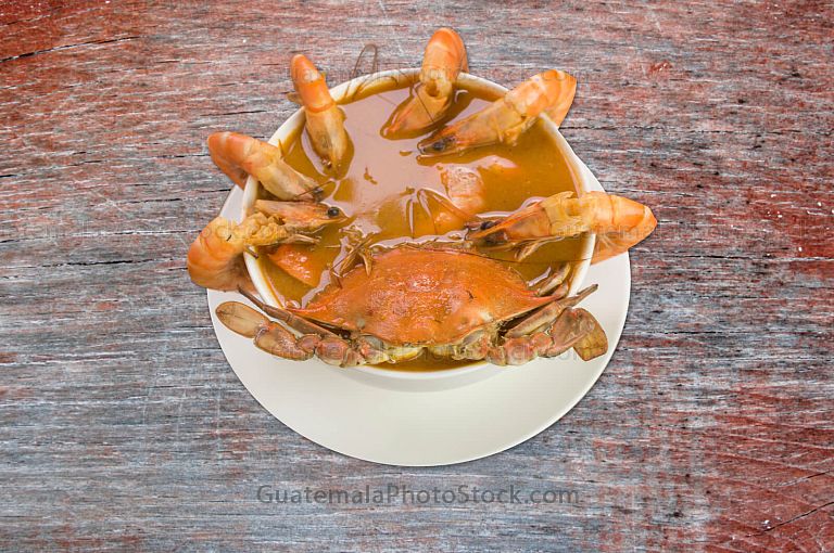 Caldo de Mariscos