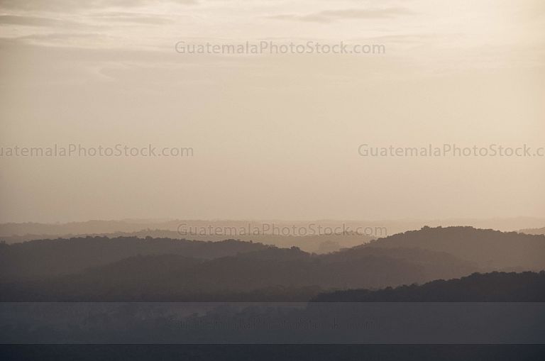 Atardecer desde el templo 312 de Yaxhá