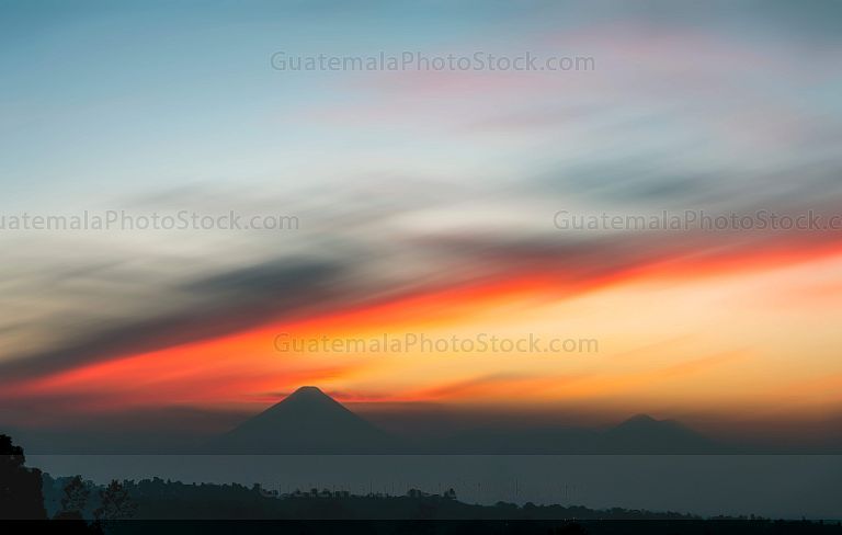 Atardecer sobre el Volcán de Agua