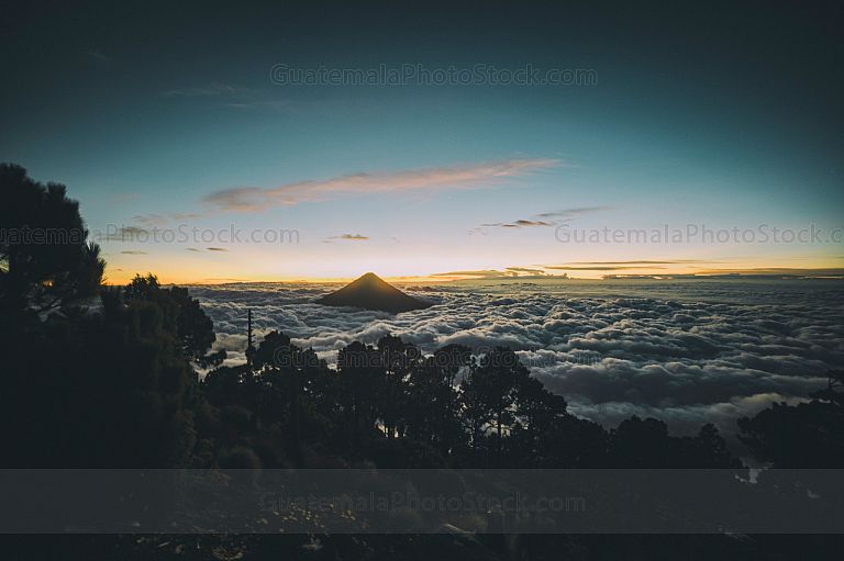 Amanecer en el Volcán Acatenango
