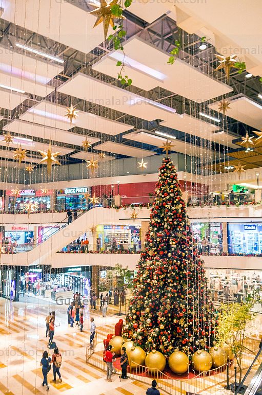 Arbol Navideño C.C. Miraflores, Zona 11