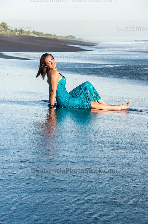 Modelo en Playa de Monterrico