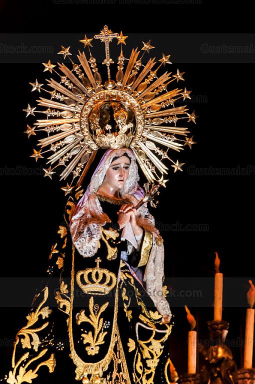 Consagrada Imagen de la Santísima Virgen de Soledad, Reina de la Humanidad