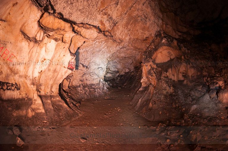 Cueva Actun Kan