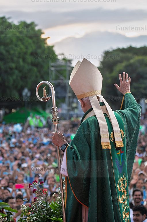 Monseñor Gonzalo de Villa, SJ