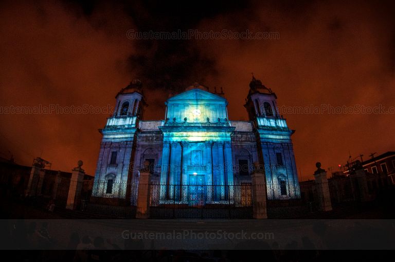 Mapping sobre la fachada de Catedral Metropolitana