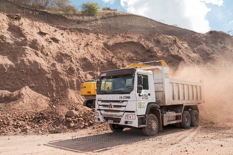 Maquinaria en la construcción de carretera