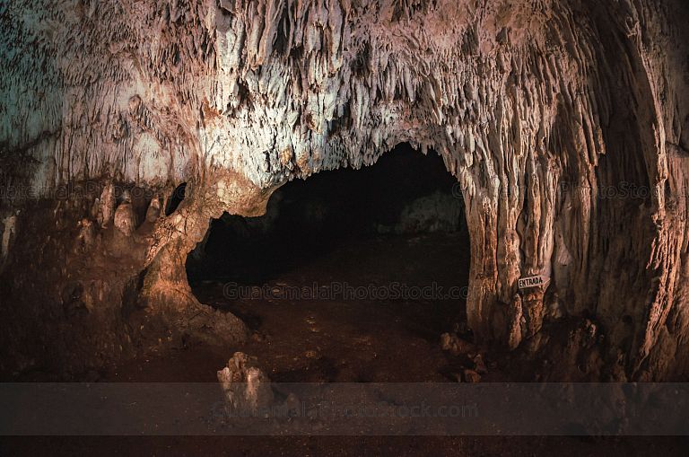 Cuevas de Aktun kan