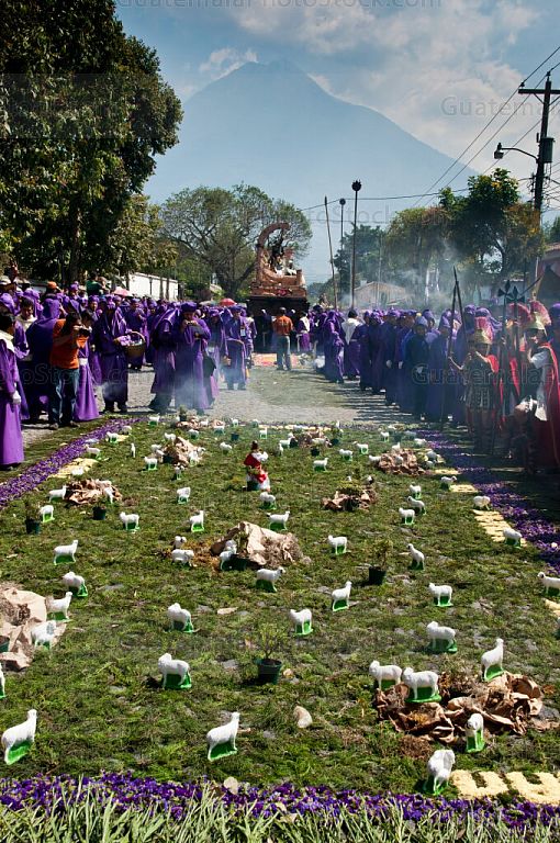 Procesion de la Consagrada Imagen de Jesus Nazareno de Santa Ana