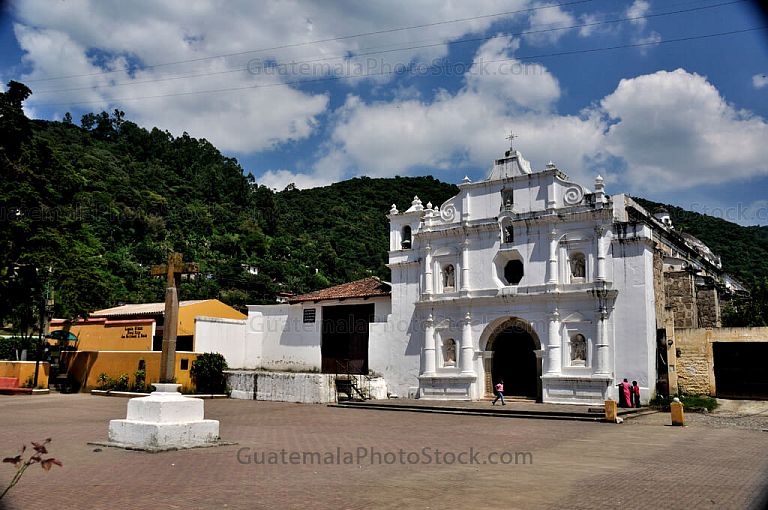 Iglesia Católica de San Cristobal el Bajo