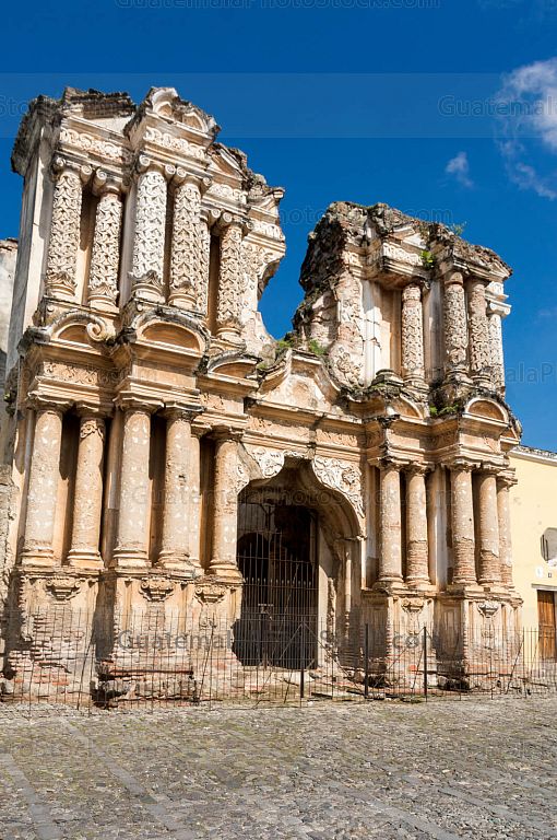 Fachada de la Iglesia de Nuestra Señora del Carmen