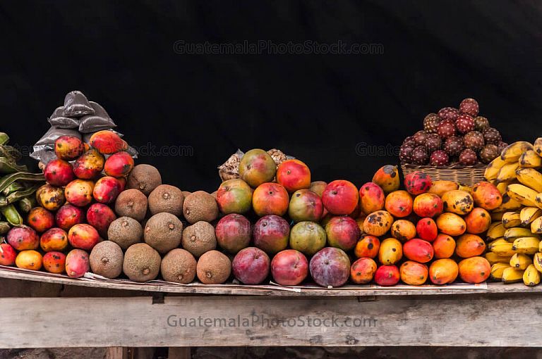 Venta de frutas en la carretera