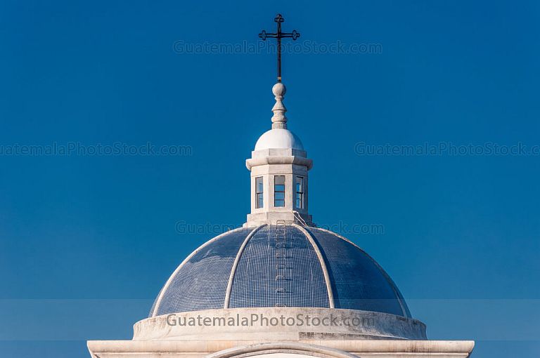 Cupula iglesia católica del Paseo Cayalá