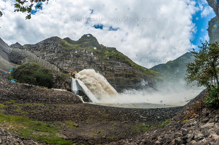 Embalse de la Central Hidroeléctrica Chixoy