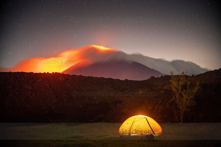 Acampando en las faldas del Volcán de Pacaya