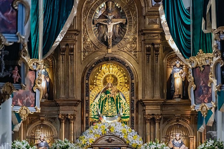 Altar de la Virgen del Rosario