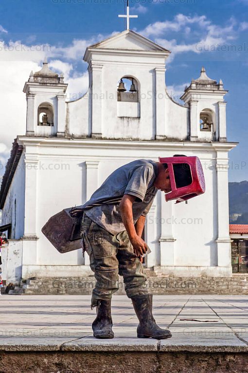 Niño lustrador en Nebaj