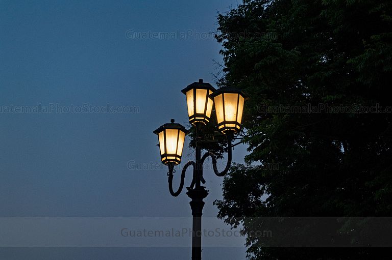 Faroles de la Plaza Central
