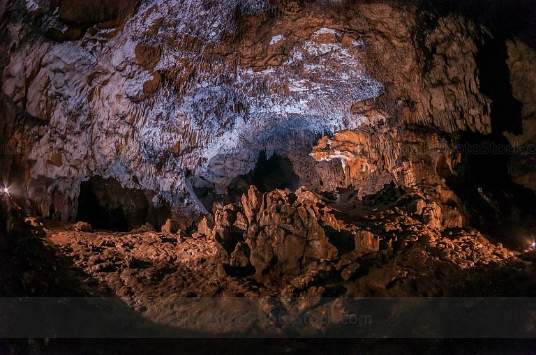 Interior de la Gruta de Jovitzinaj