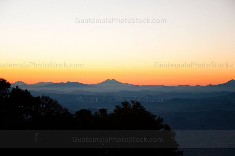 Amanecer desde el Volcán Suchitán