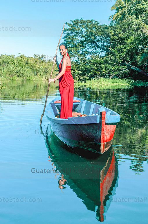 Modelo en el Canal de Chiquimulilla