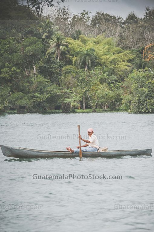 Canoa en Río Dulce