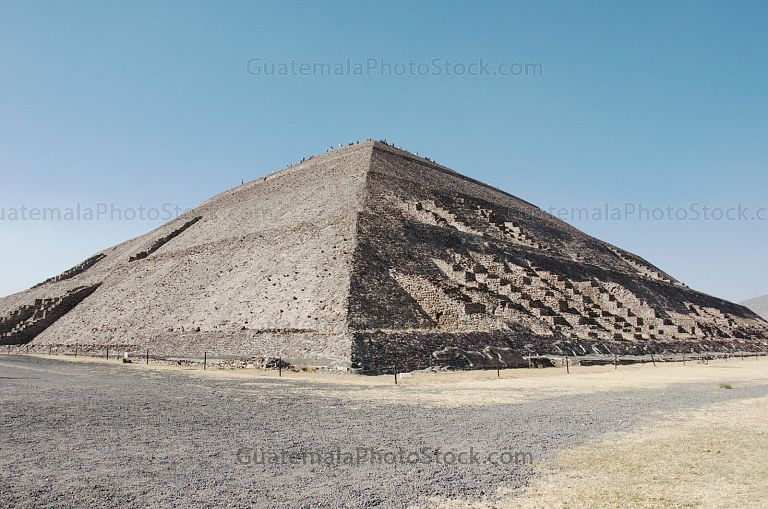 Piramide del Sol en Teotihuacan, MX