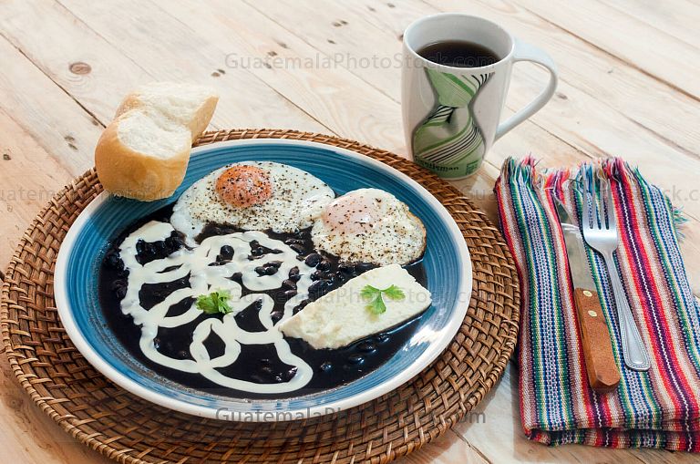 Desayuno tradicional chapín