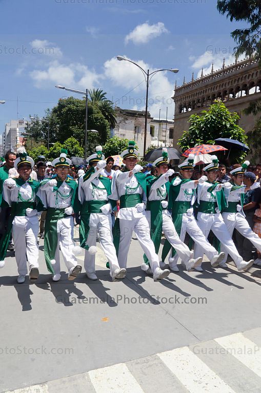 Gastadores en el Desfile del 15 de septiembre