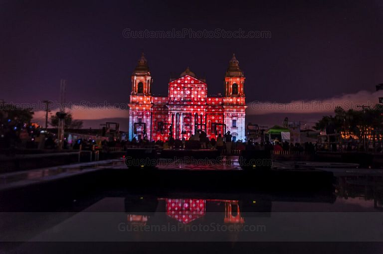 Mapping sobre la fachada de Catedral Metropolitana