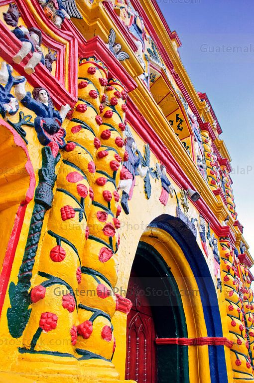 Detalle del atrio del Templo de San Andres Xecul