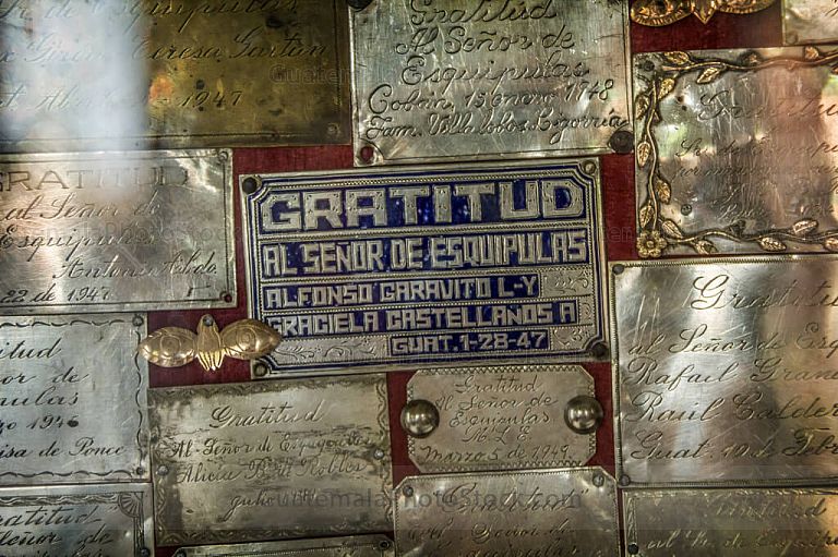 Placas de gratitud al Señor de Esquipulas