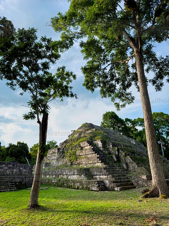 Estructura en Yaxhá