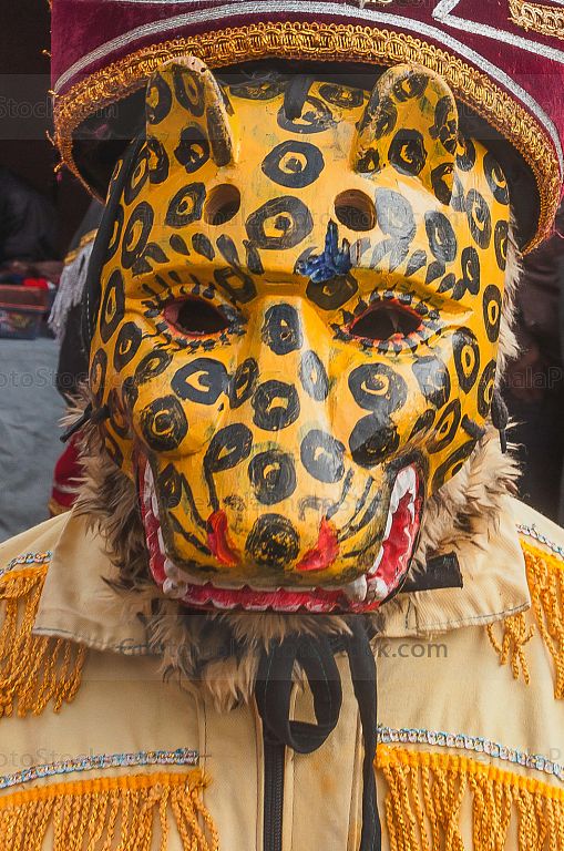 Bailarín con marcara de Jaguar
