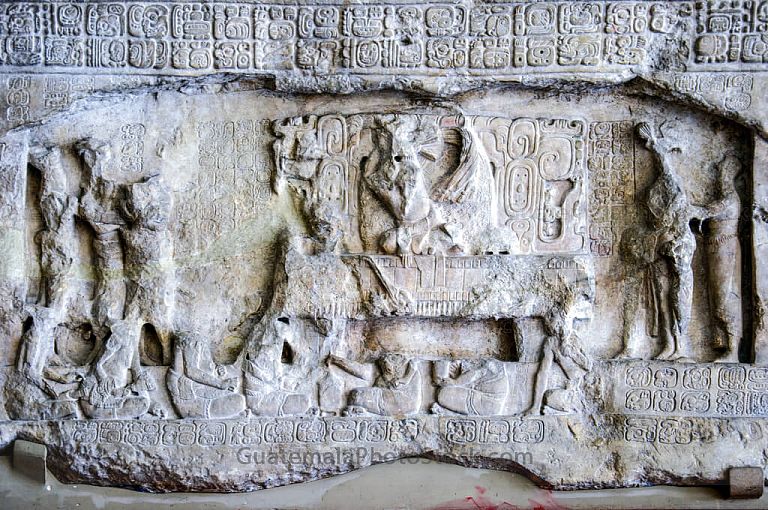 Detalle de estela maya