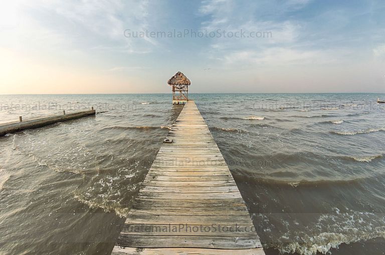 Muelle del hotel Salvador Gaviota