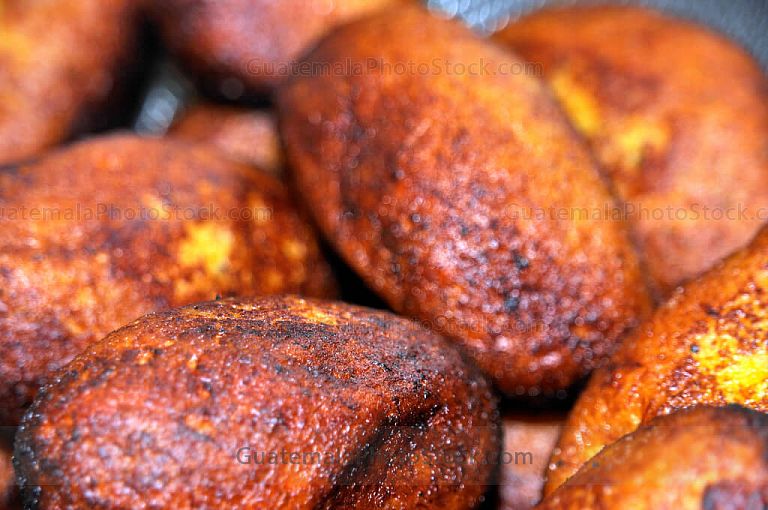 Rellenitos de platano y frijol