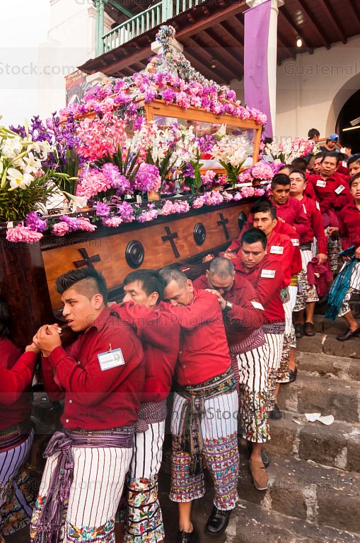 Procesión de la imagen de Cristo Sepultado