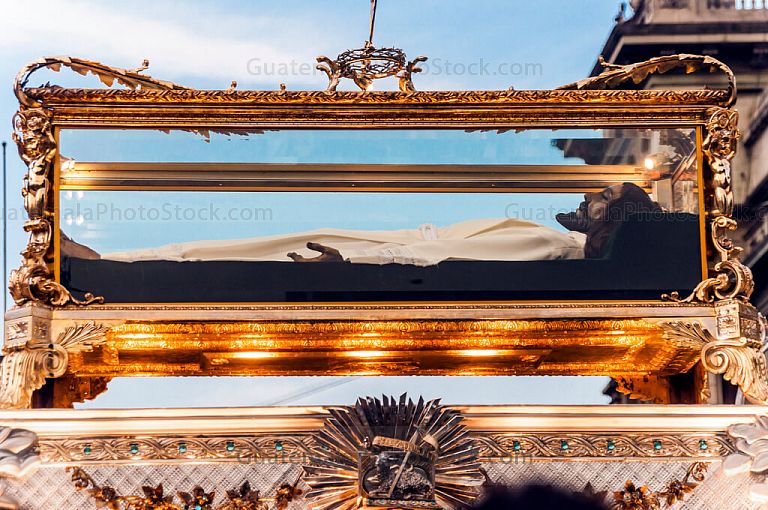 Consagrada Imagen del Señor Sepultado de Santo Domingo, Cristo del Amor