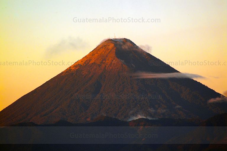 Atardecer con la cadena Volcánica central