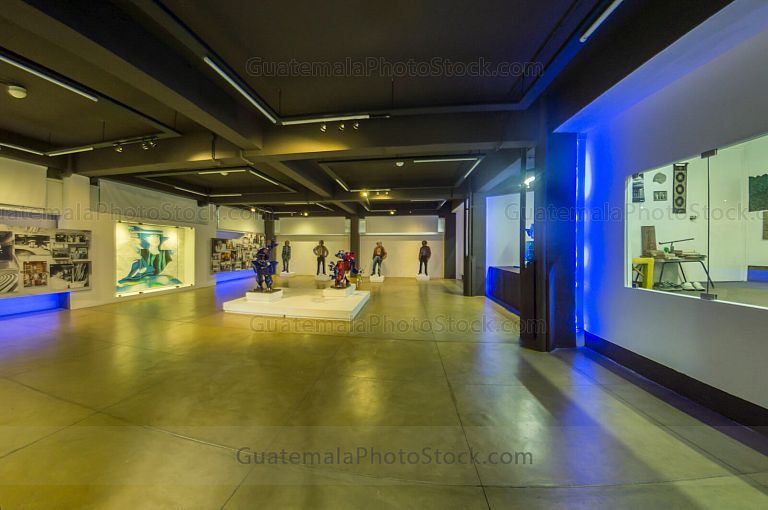 Sala de exposición del museo de Efrain Recinos
